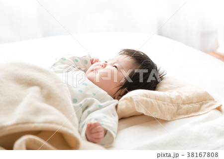 新生児　乳幼児　赤ちゃん 38167808