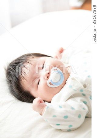 新生児　乳幼児　赤ちゃん 38167839