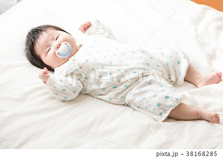 新生児 乳幼児 赤ちゃん 新生児 乳幼児 赤ちゃん 38168285