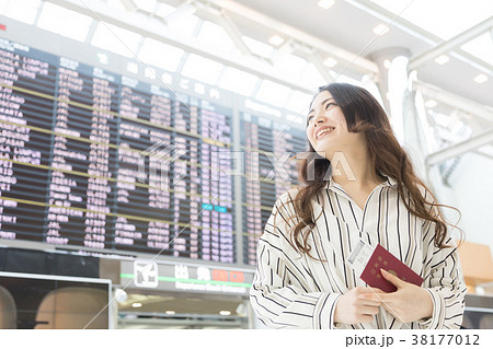 空港 人物の写真素材 [38177012] PIXTA