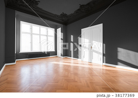 Empty room with parquet floor after renovation Empty room with parquet floor after renovation 38177369