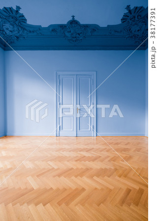 blue  room in empty apartment - home renovation   38177391