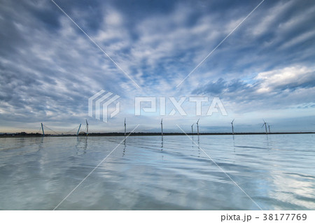 早朝 青空と白い雲 清水 38177769