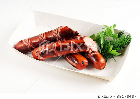 grilled sausages 38178487