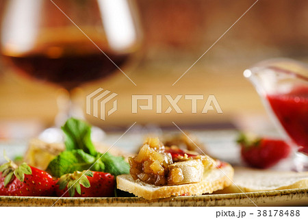 foie gras with sauce foie gras with sauce 38178488