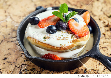 sweet pancakes 38178527