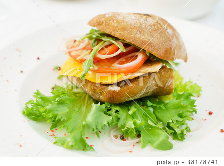 sandwich with chicken 38178741