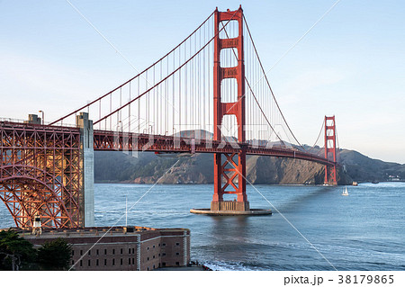 Beautiful cityscape of Golden Gate Bridge Beautiful cityscape of Golden Gate Bridge 38179865