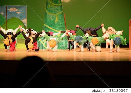 お遊戯の発表会 38180047