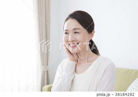 50代女性 38184282