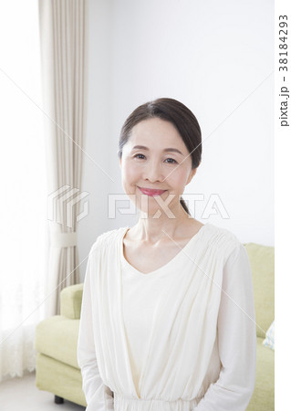 50代女性 50代女性 38184293