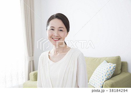 50代女性 50代女性 38184294