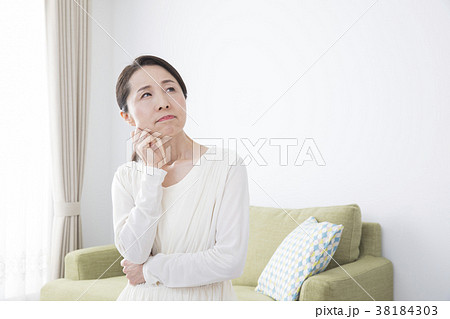 50代女性 50代女性 38184303