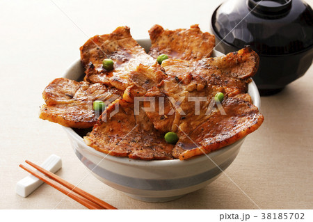 豚丼 38185702