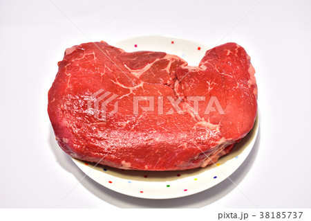 牛肉ブロック 38185737