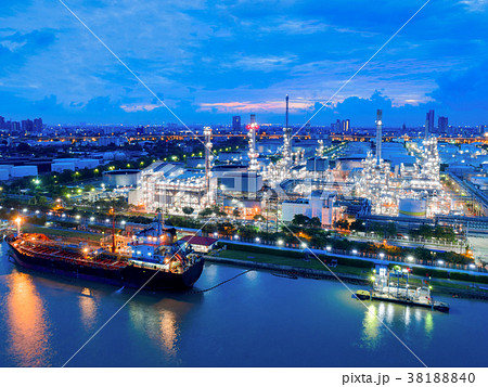 Aerial view of twilight of oil refinery 38188840