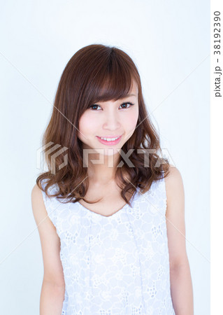女性　ポートレート 38192390