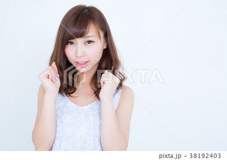 女性　ポートレート 38192403