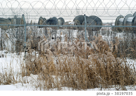 high voltage fence 38197035