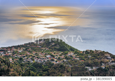 sunset on the sea 38199005