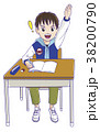 元気に手をあげる小学生 38200790