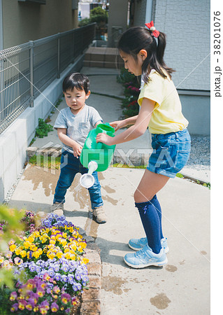 3 years old   &   8 years old 38201076