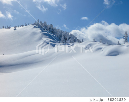 雪山 38201829