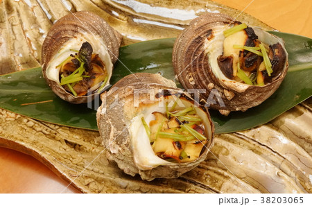 サザエのつぼ焼き 38203065