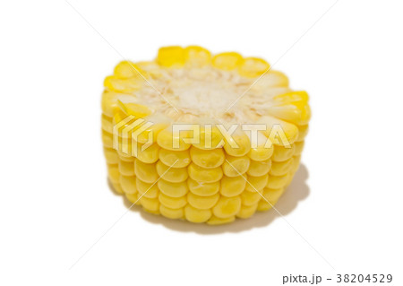 Ears of Sweet corn isolated on white background 38204529