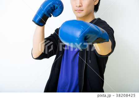 若い男性（ボクシング） 38208425