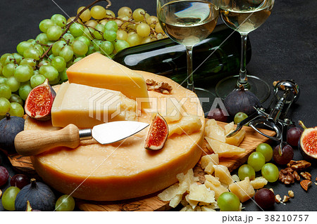 Whole round Head of parmesan or parmigiano hard 38210757