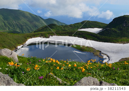 鳥海山、カルデラにて 38211543
