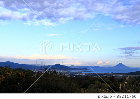 冬の鹿児島 耳取峠から望む開聞岳 冬の鹿児島 耳取峠から望む開聞岳 38211760
