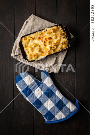 Mac and cheese 38222898