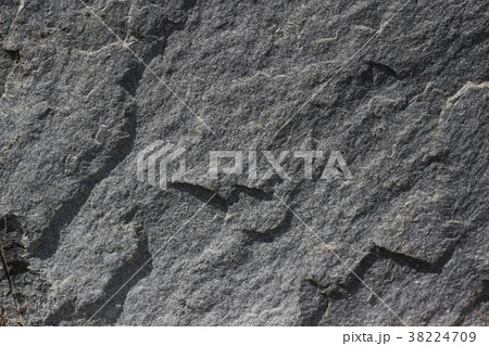荒い岩肌 荒い岩肌 38224709