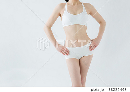 【切抜パス付き】女性のボディ 38225443