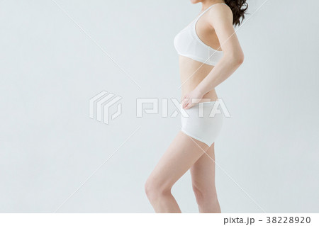 【切抜パス付き】女性のボディ 38228920