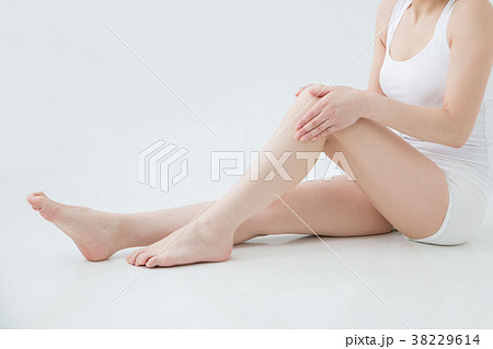 【切抜パス付き】女性のボディ 【切抜パス付き】女性のボディ 38229614