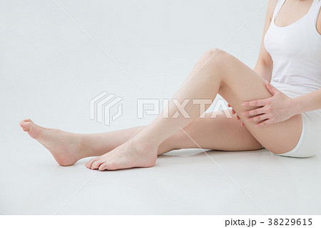 【切抜パス付き】女性のボディ 【切抜パス付き】女性のボディ 38229615