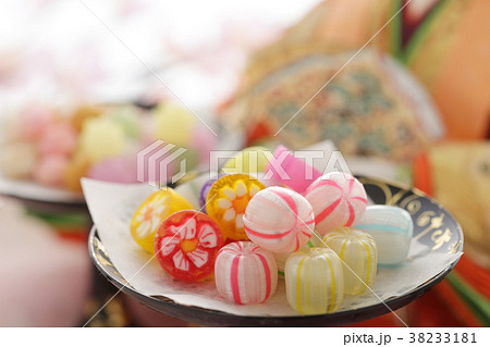 日本の伝統文化のひな祭りに出される雛菓子 38233181