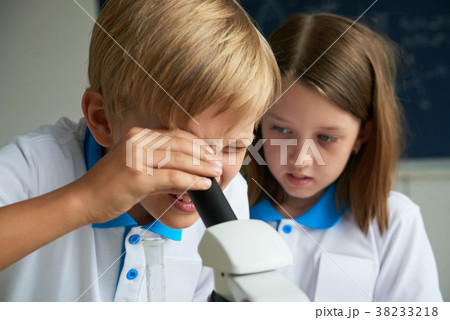 Children learning chemistry Children learning chemistry 38233218
