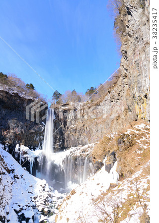 冬の華厳の滝 38235417