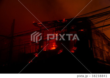 The silhouette of Burning house 38238841