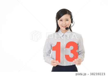 数字を持つ笑顔のオペレーター 数字を持つ笑顔のオペレーター 38239223