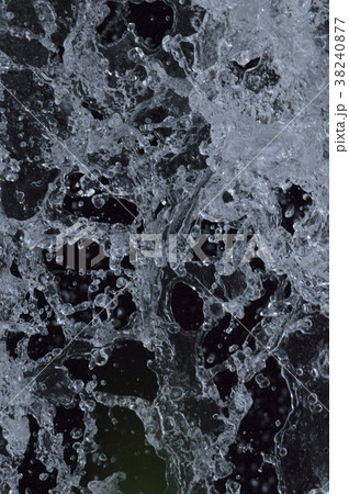 激流･水しぶき（さくらの滝／北海道斜里郡清里町） 38240877