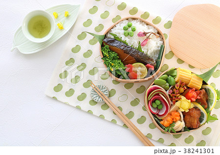 春のお弁当　お花見弁当 38241301