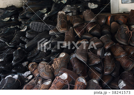 used shoes for sale 38241573
