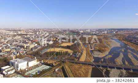 ドローンで上空から撮影した 日野橋 と 市営立川球場 東京都立川市 の写真素材