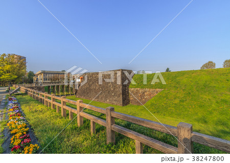 春の朝の山形城跡の本丸跡の風景 春の朝の山形城跡の本丸跡の風景 38247800