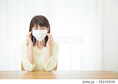 咳 喉 風邪 マスク ネガティブイメージ 体調不良 女性 ポートレート 20代 30代 咳 喉 風邪 マスク ネガティブイメージ 体調不良 女性 ポートレート 20代 30代 38248936